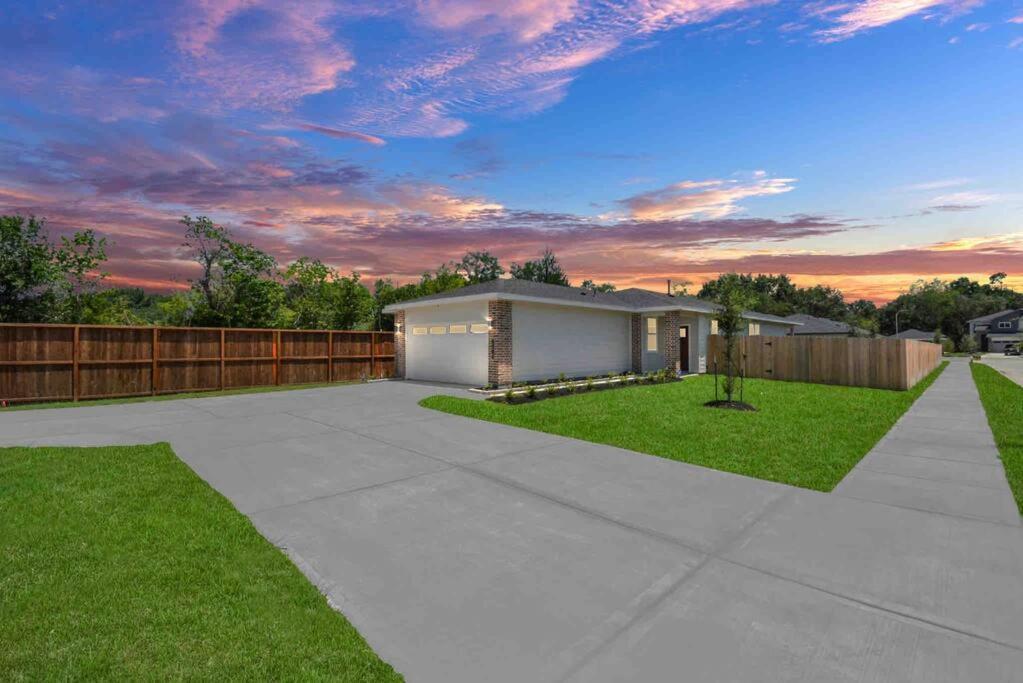 4Bedroom Escape - Near Med Center With Backyard Houston Exterior photo